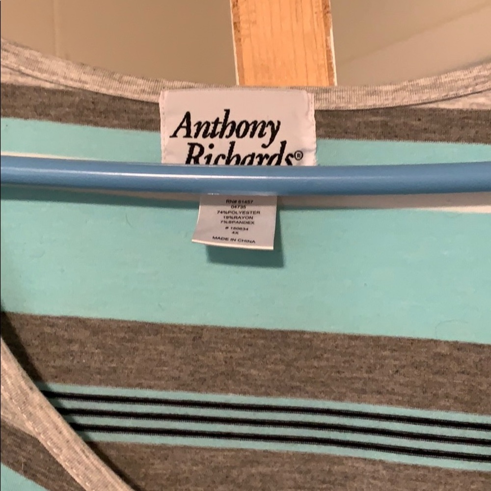 3/4 sleeve shirt